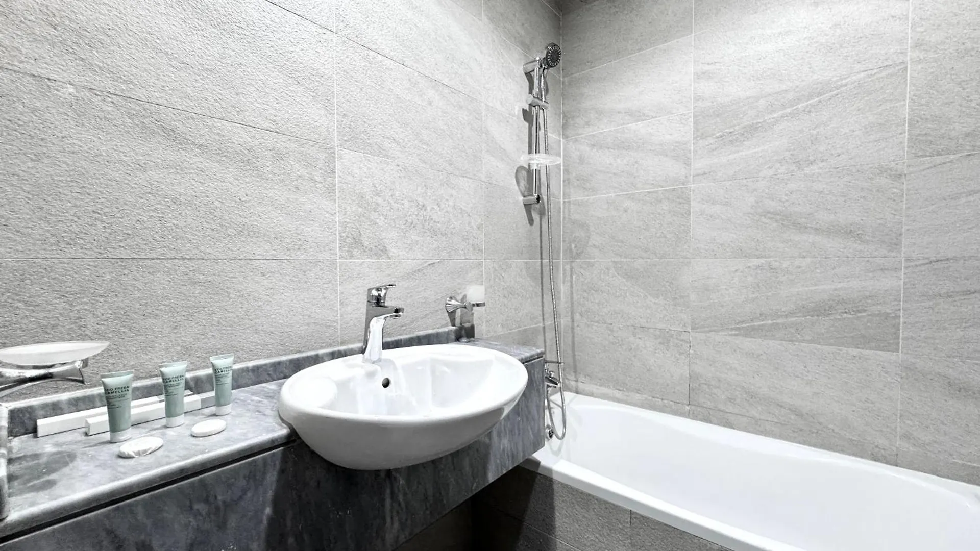 Al Manara Classic Deluxe Studio Dubai